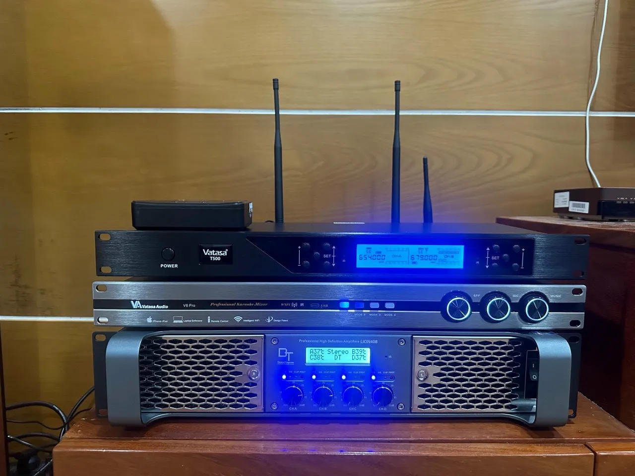 Khách hàng Trần Ngọc Ngạn đánh giá về sản phẩm Cục đẩy công suất 4 kênh DT Lion408