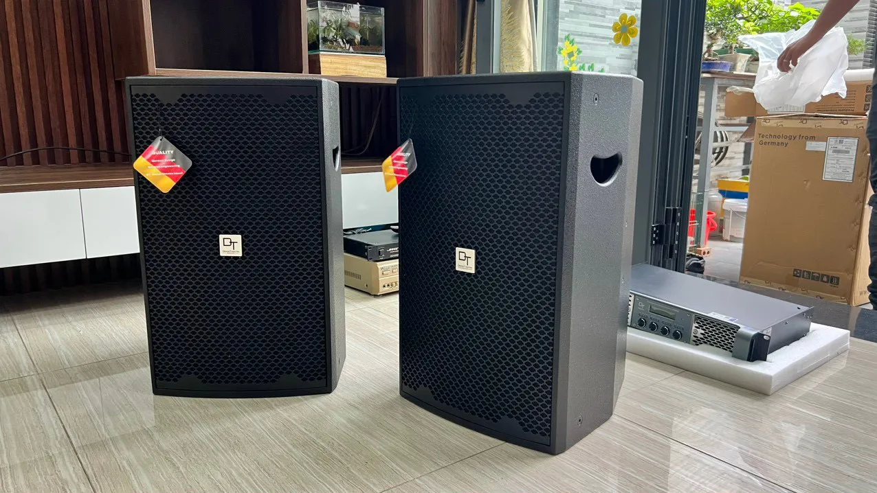 Khách hàng Nguyễn Hùng đánh giá về sản phẩm Dàn Karaoke DT TT265: (DT Alpha 12, DT D2000, JBL VM300, JBL KX180A, Vatasa VA-2600, Vatasa DKS1004 NEW, DT Sigma118, Vatasa P9 Pro)