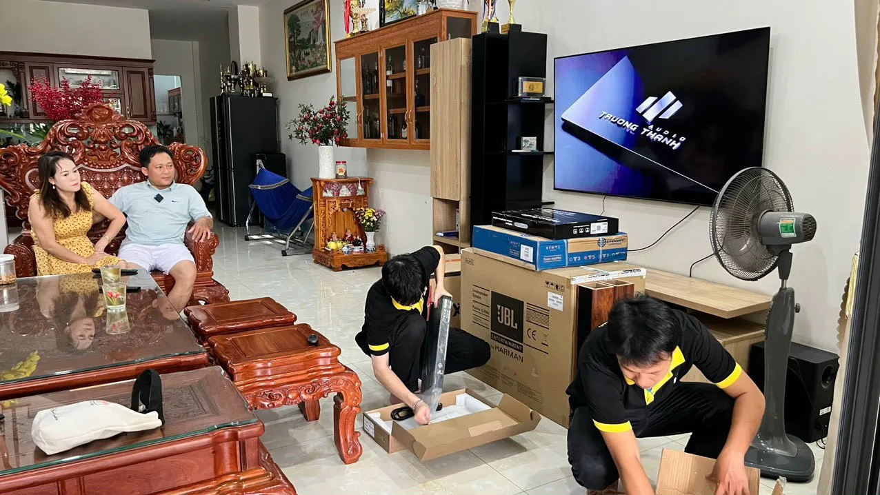 Khách hàng Tùng đánh giá về sn phẩm Dàn Karaoke JBL TT221: (JBL Pasion 12, Vatasa BLA400 New, Paramax Sub-E30)