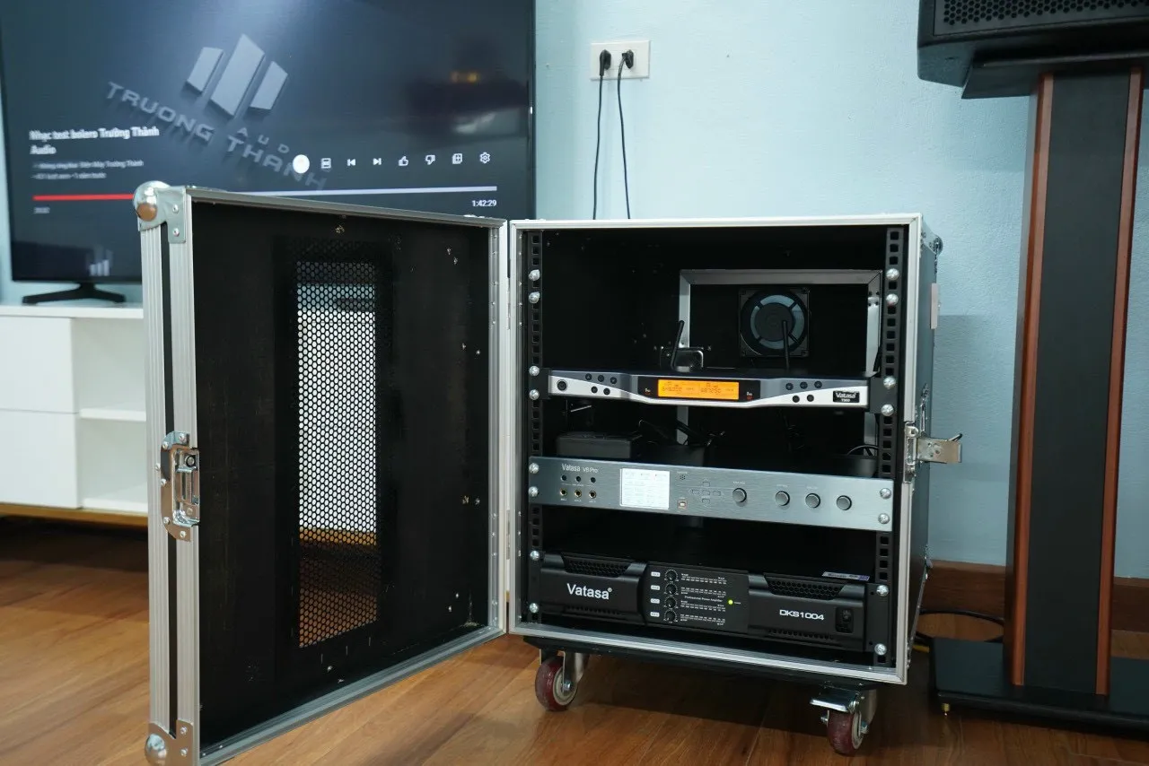 Khách hàng Quốc Đạt đánh giá về sản phẩm Dàn Karaoke Kinh Doanh DT TT267: (2 DT Delta 12, Vatasa T10, Vatasa V8Pro, Vatasa VA-4600, DT Delta118, Vatasa P9 Limited, VietK 6TB, VietK 22 inch)