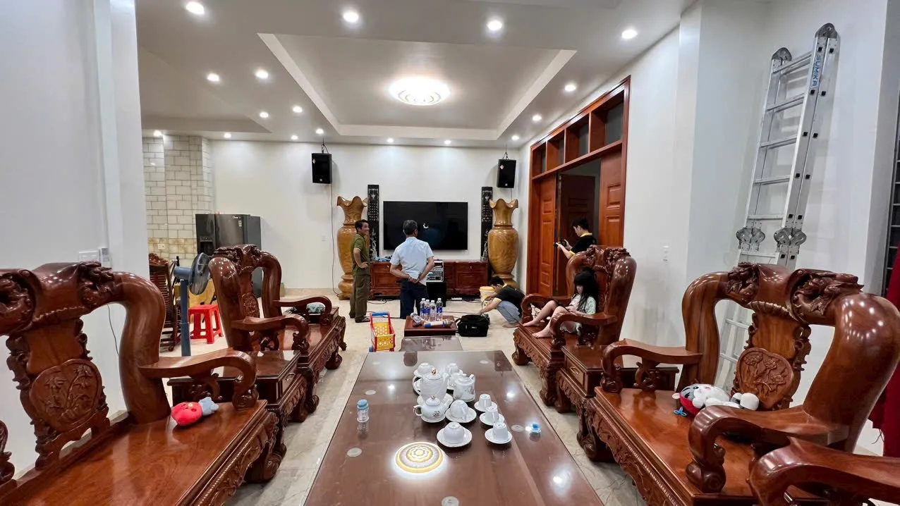 Khách hàng Quốc Tuấn đánh giá về sản phẩm Dàn Karaoke JBL TT139: (JBL KP4012G2, Vatasa T800, Vatasa V8Pro, DT Lion408, DT Sigma118)