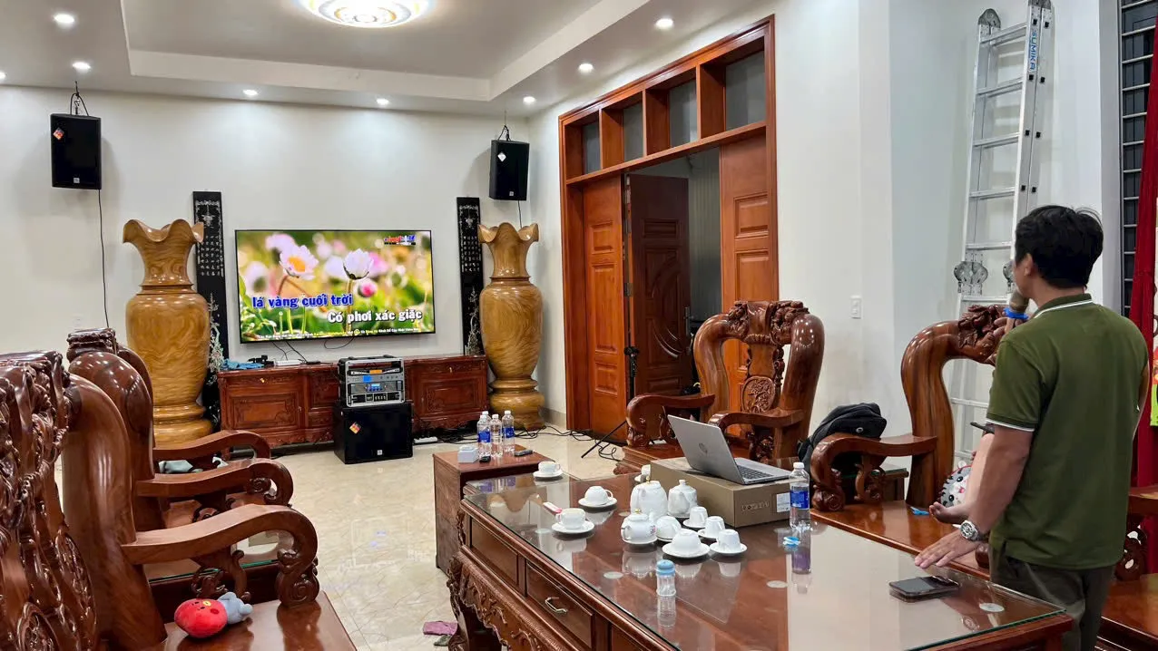 Khách hàng Minh Huy đánh giá về sản phẩm Dàn Karaoke DT TT304: (DT Delta 15, Vatasa T900 New, Vatasa V8 Pro, DT Lion408, DT Sigma118, Vatasa P9 Limited)