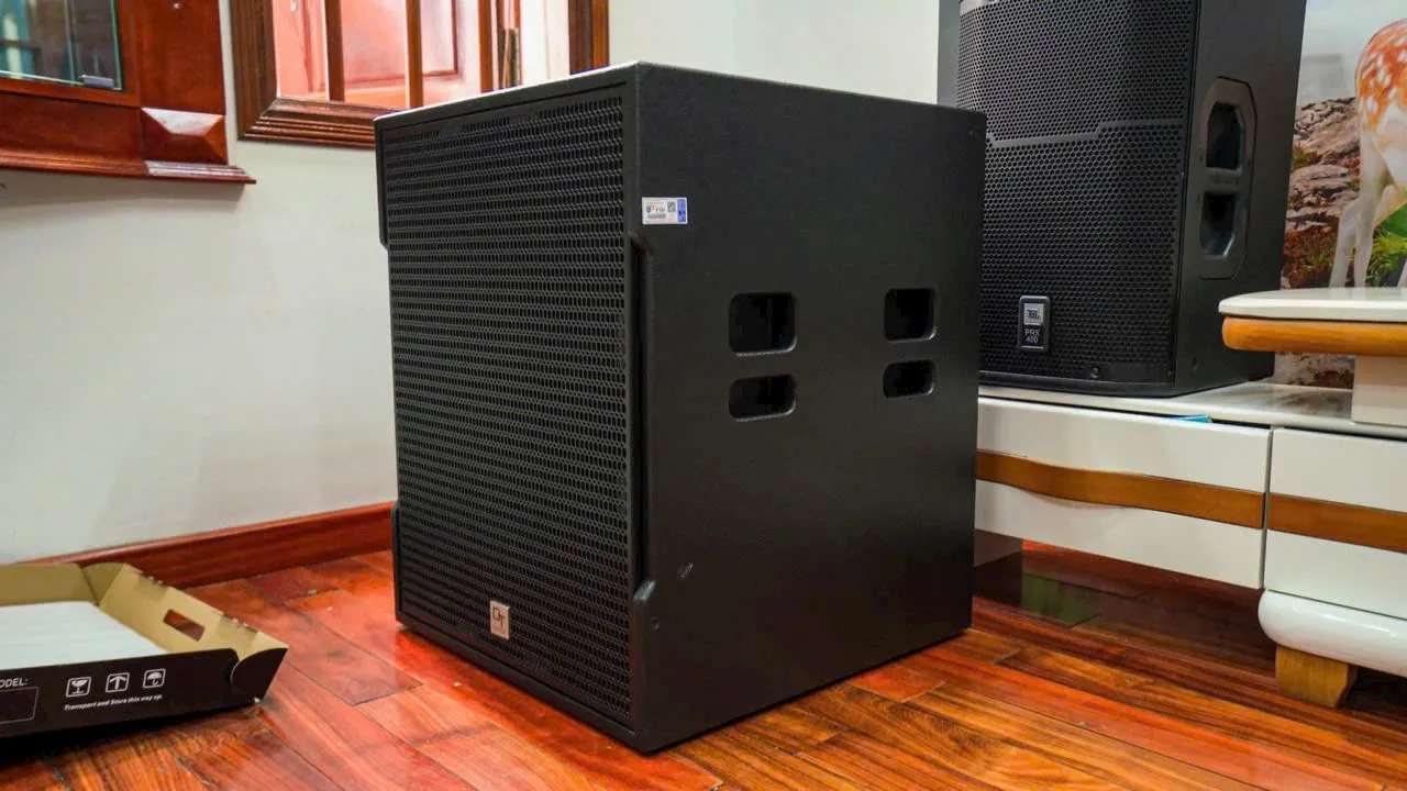 Khách hàng Minh Hải đánh giá về sản phẩm Dàn Karaoke HK TT230: (HK 2KP12, Vatasa T900, Vatasa V8Pro, DT Lion408, Vatasa DKS1004NEW, DT Sigma118, Vatasa P9Luxury, VietK Pro4T, VietK 22in)