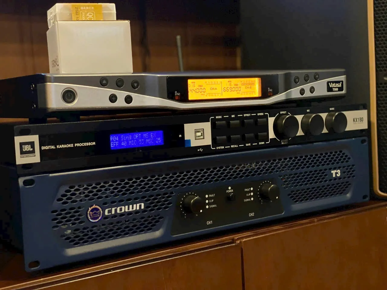 Khách hàng Minh Khôi đánh giá về sản phẩm Dàn Karaoke JBL TT100: ( JBL Pasion12, JBL KX180, JBL VM200, Crown T3)