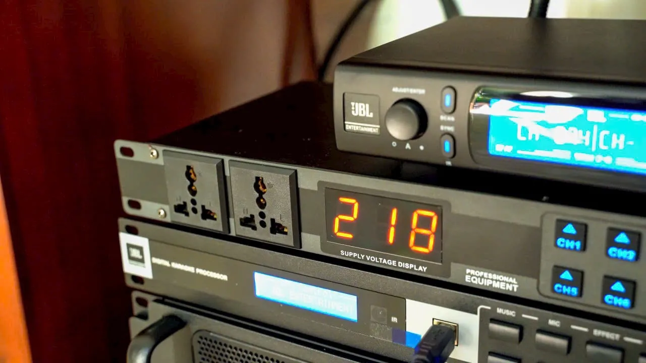Khách hàng Quốc Thái đánh giá về sn phẩm Dàn karaoke DT TT148: (DT Alpha 12, Vatasa T800, Vatasa V6 Pro, DT Lion406, DT Delta115)