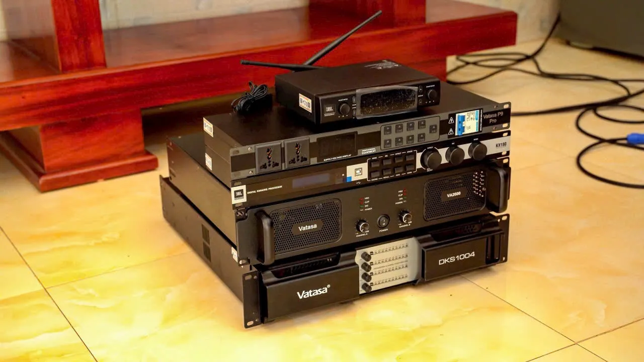Khách hàng Xuân Hiếu đánh giá về sn phẩm Dàn Karaoke DT TT237: (DT Alpha12, Vatasa T800, Vatasa V8pro,Vatasa DKS1004new, DT Sigma118, VietK Pro4T, VietK 22in)