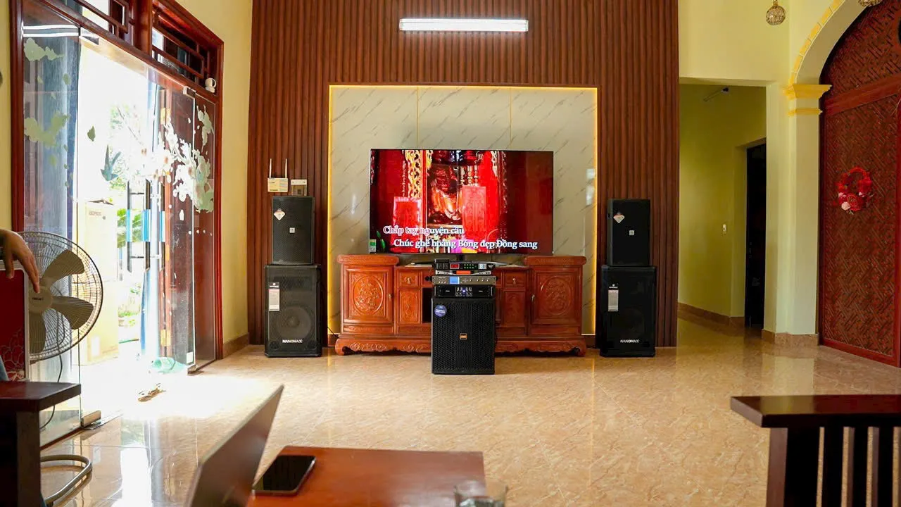 Khách hàng Đăng Khoa đánh giá về sản phẩm Dàn karaoke DT TT219: (DT D2000, Misound KS-600, CAVS SC715)