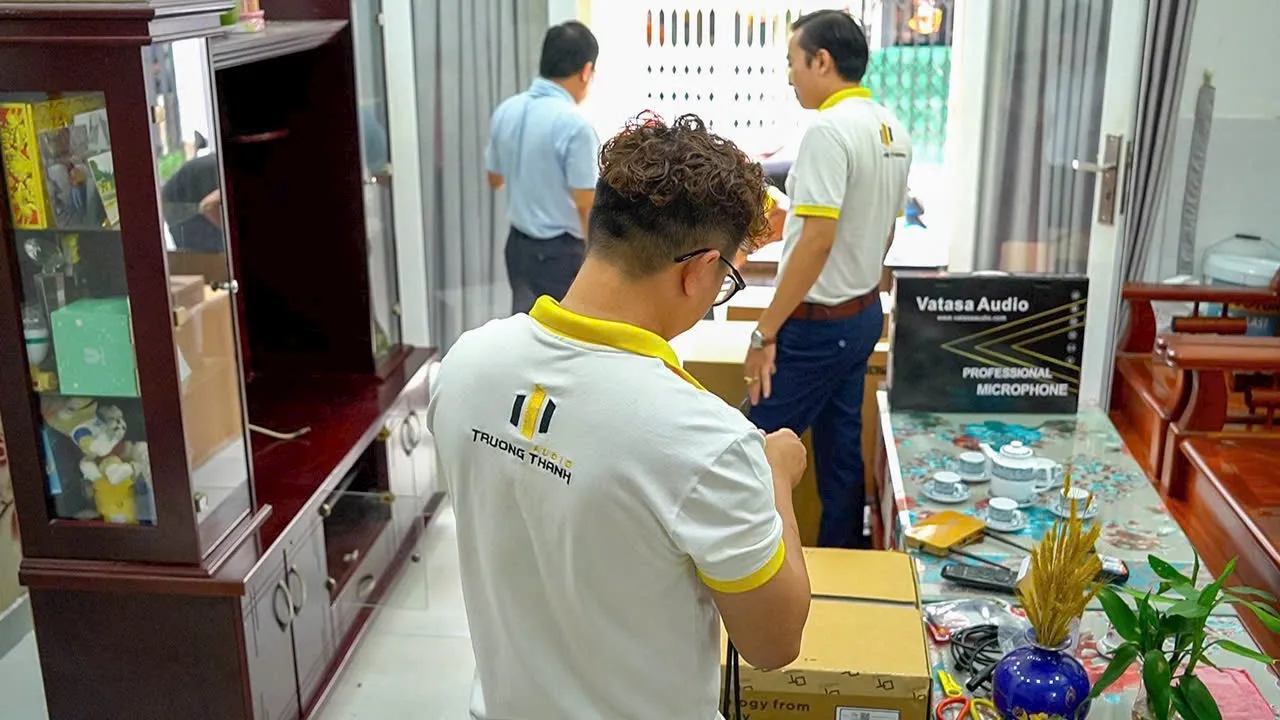 Khách hàng Nguyễn Phúc đánh giá về sn phẩm Dàn karaoke DT TT295: (DT D2000, Vatasa T900 New, Vatasa V8Pro, DT Lion408, DT Delta115, Vatasa P9 Limited, VietK 4TB, VietK 22 inch)