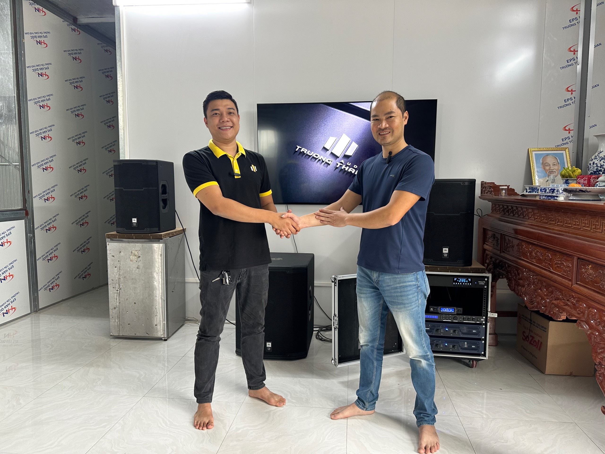 Khách hàng Toàn Thắng đánh giá về sn phẩm Dàn Karaoke JBL TT251: (JBL PRX 412M, Vatasa T900 New, Vatasa V8Pro, Vatasa DKS1004 NEW, DT Sigma118, Vatasa P9 Luxury)