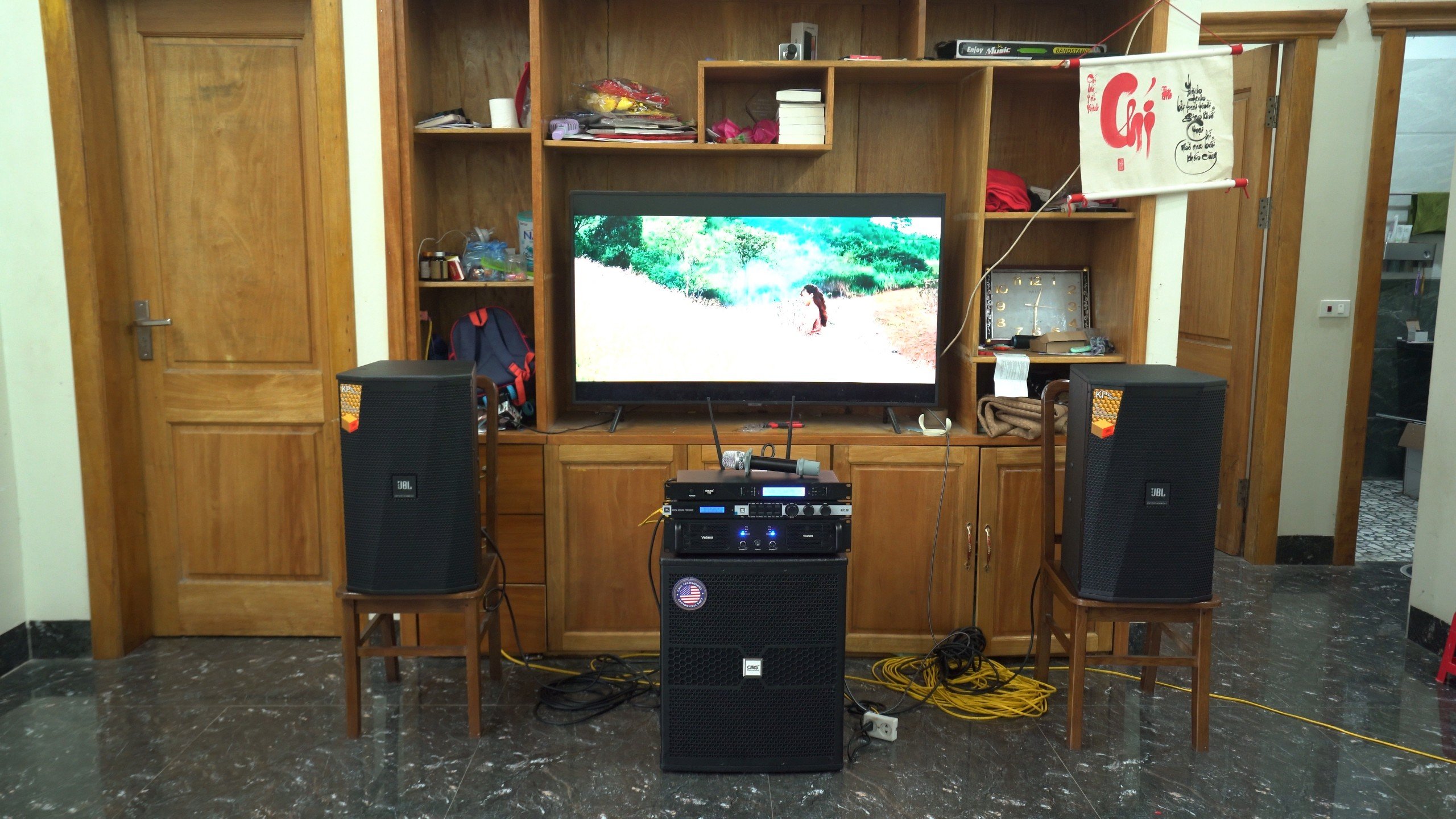 Khách hàng Phạm Văn Trí đánh giá về sản phẩm Dàn karaoke JBL TT189: (JBL PRX 412M, JBL VM300, JBL KX180A, Crown XLi 2500, JBL Pasion 12SP)