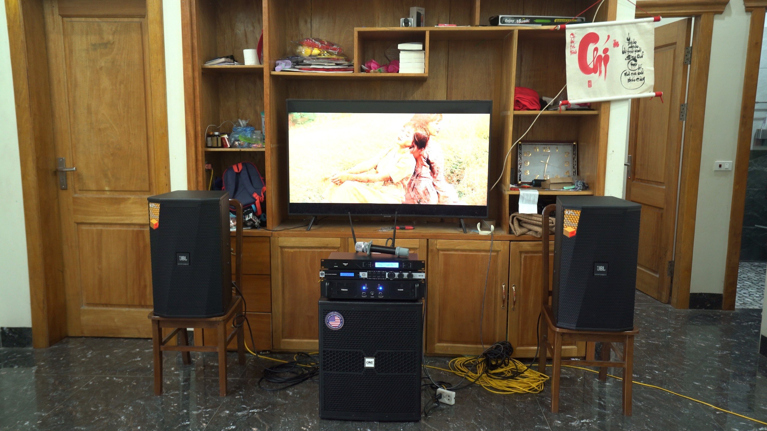 Khách hàng Văn Sơn đánh giá về sản phẩm Dàn karaoke JBL TT187: (JBL KPS2, JBL VM300, JBL KX180A, Crown T7, JBL Pasion 12SP)