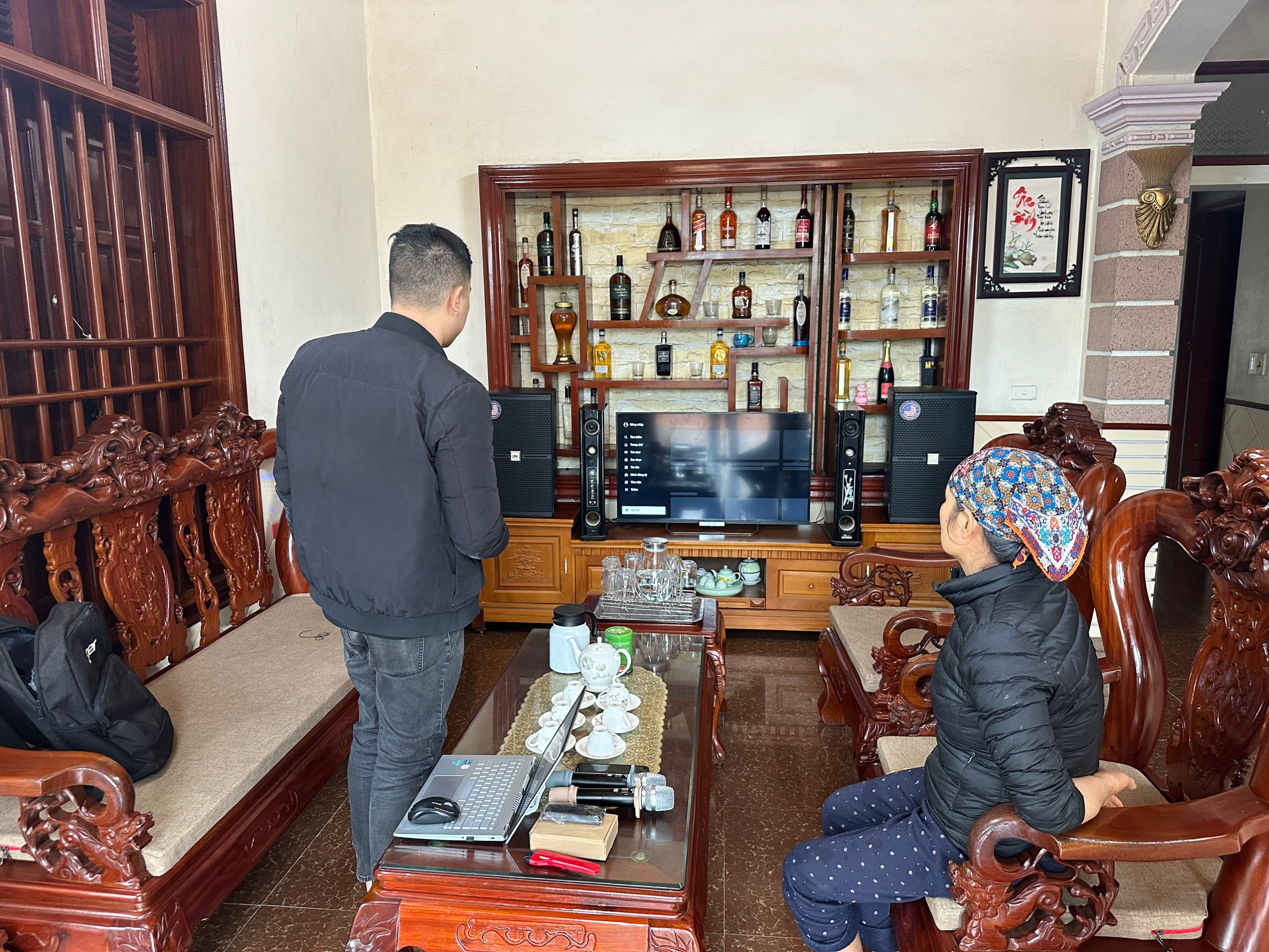 Khách hàng Minh Đức đánh giá về sản phẩm Dàn Karaoke JBL TT144: (JBL KI512, Vatasa T500, Vatasa KX8 Luxury, Vatasa VA-2600)