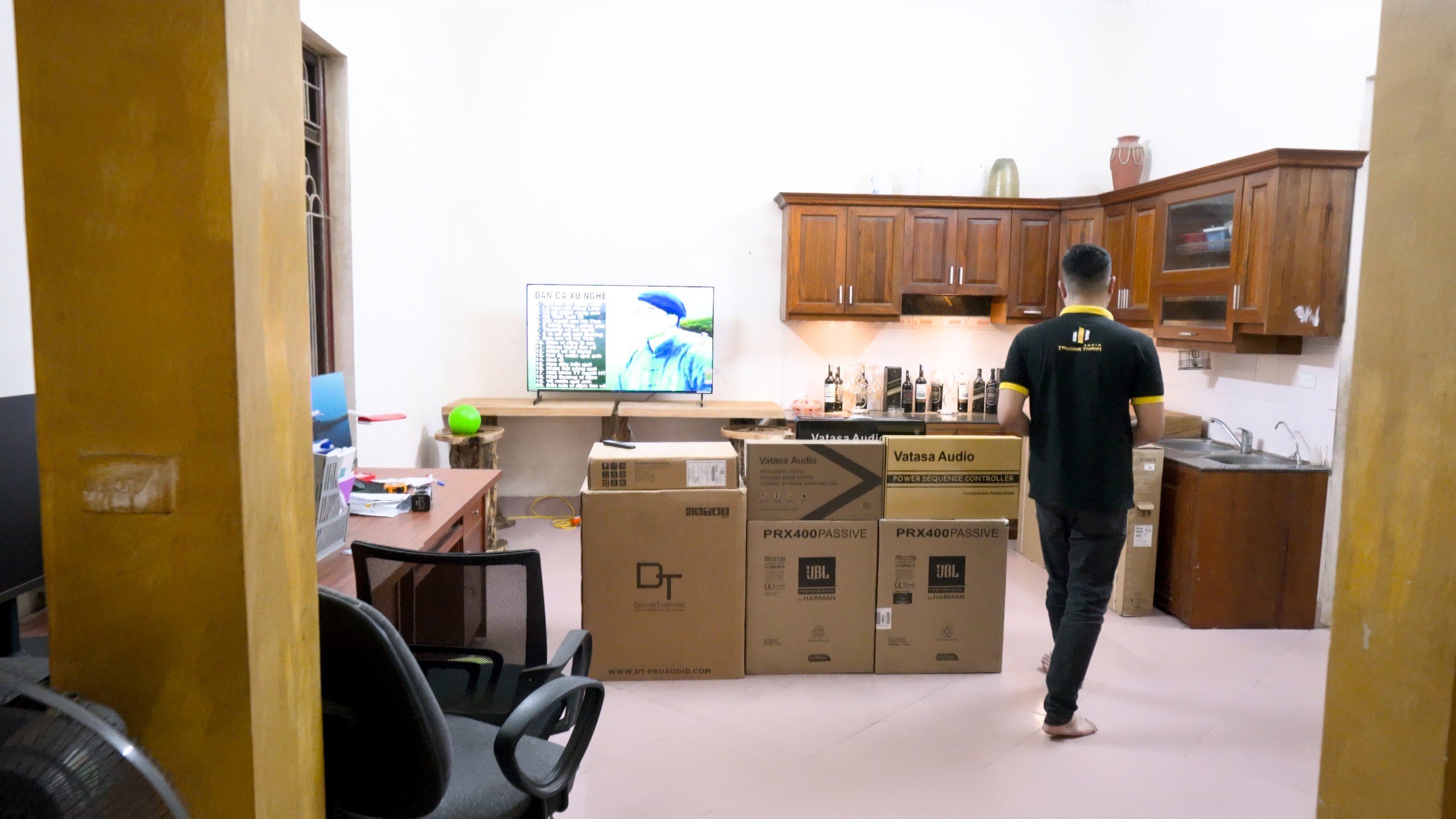 Khách hàng Huy Nhân đánh giá về sn phẩm Dàn Karaoke JBL TT282: (JBL KPS2, Vatasa T500, JBL KX180A, Vatasa VA-2600, CAVS KS115)