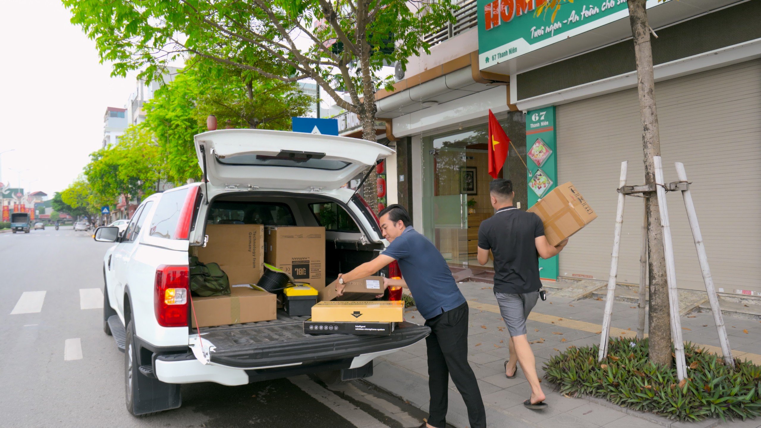 Khách hàng Văn Trung đánh giá về sản phẩm Dàn Karaoke Kinh Doanh JBL TT192: 2Pasion12+T900+V8Pro+Lion406+Pasion12SP+P9Luxury