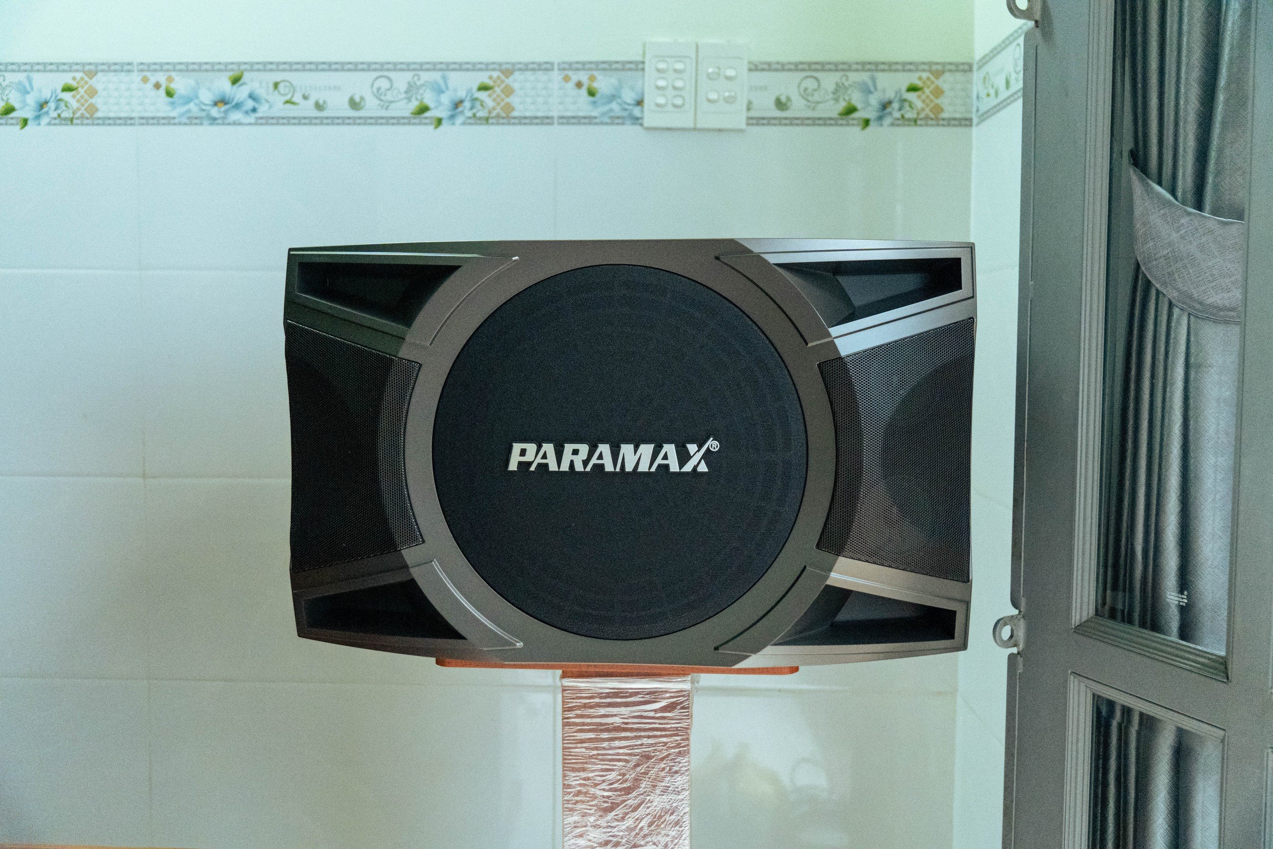 Khách hàng Minh Lộc đánh giá về sản phẩm Dàn Karaoke Paramax TT200: (Paramax P2000, Vatasa BLA400 New, Paramax Sub-E30)
