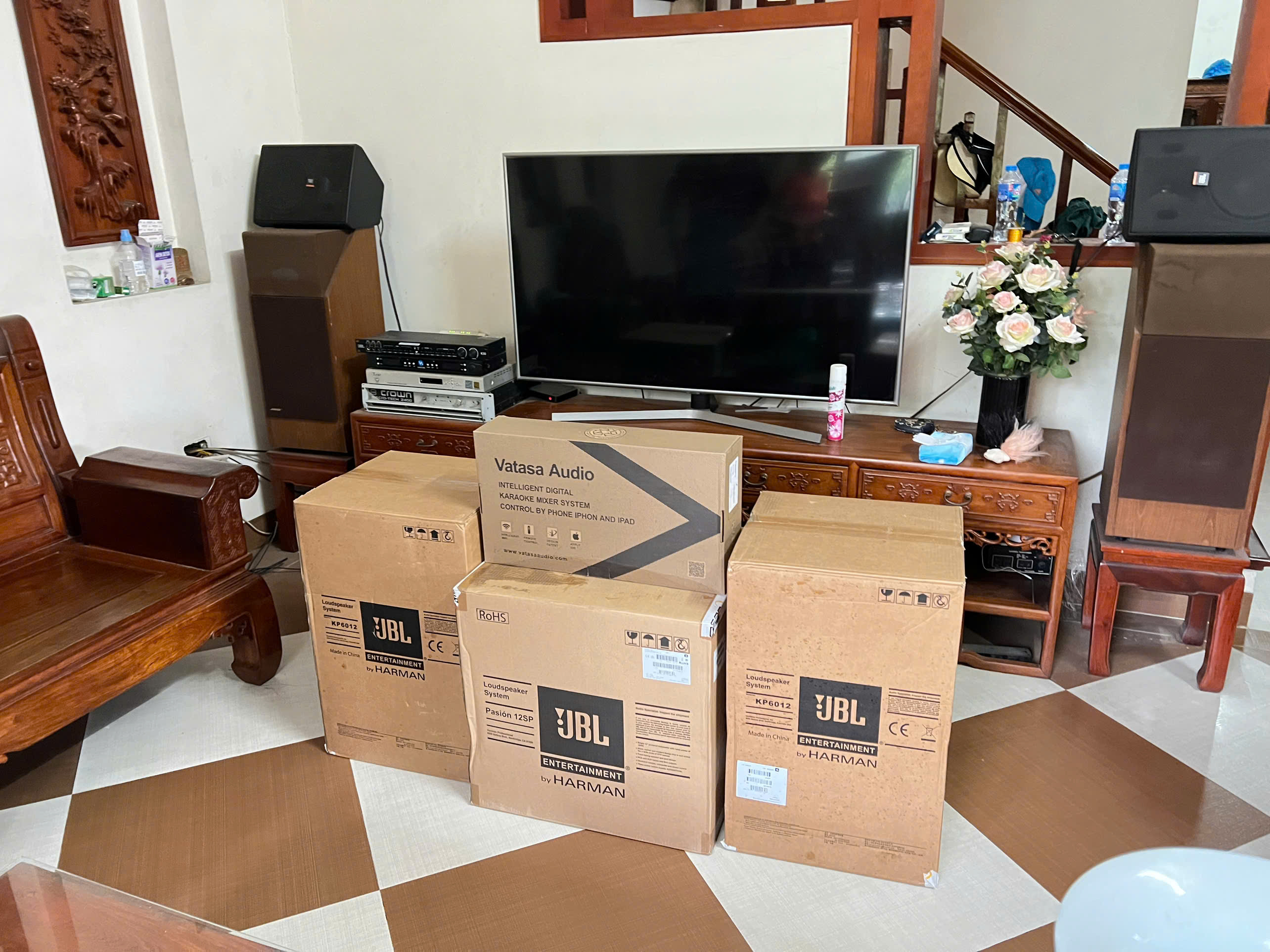 Khách hàng Minh Bảo đánh giá về sản phẩm Dàn Karaoke Kinh Doanh JBL TT192: 2Pasion12+T900+V8Pro+Lion406+Pasion12SP+P9Luxury